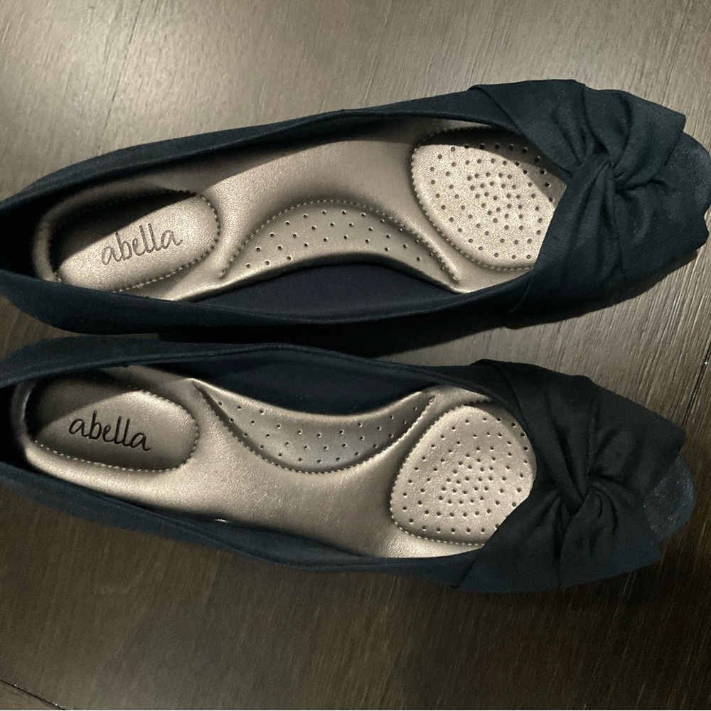 Abella Laura Navy Shoes Size 9.5